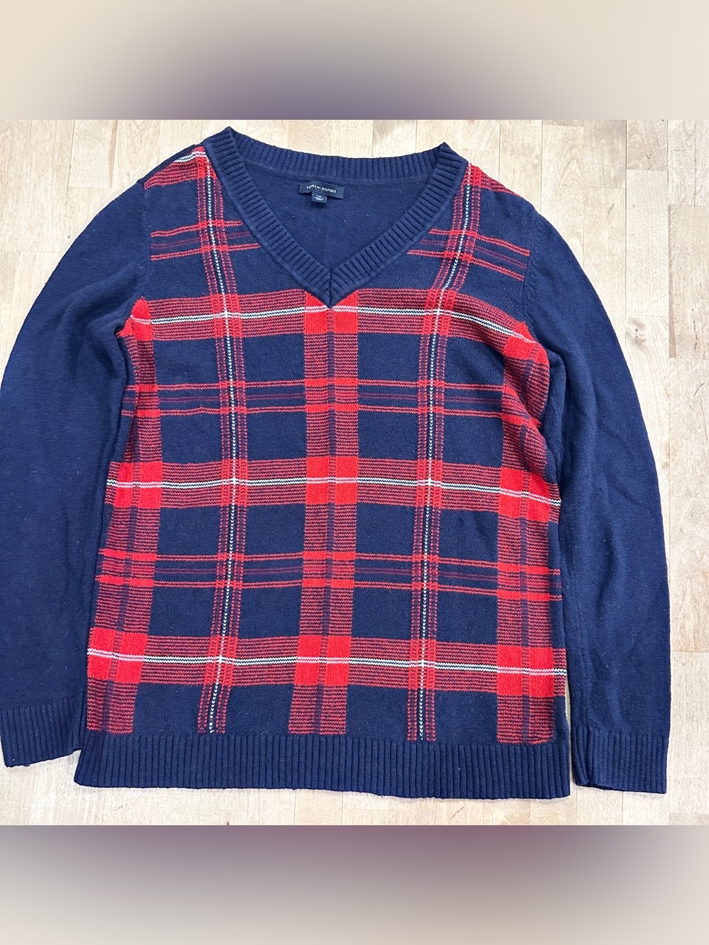 Tommy Hilfiger Men's Navy & Red Plaid V-Neck Sweater